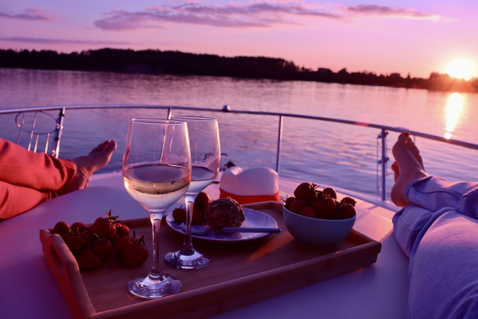 VIP Night Yacht Cruise